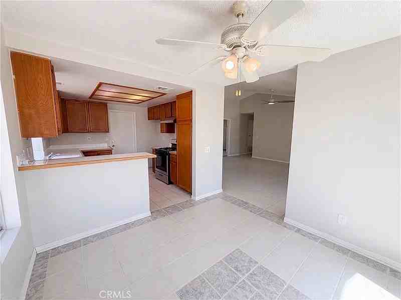 13561 Glacier Circle - Photo 3 of 7