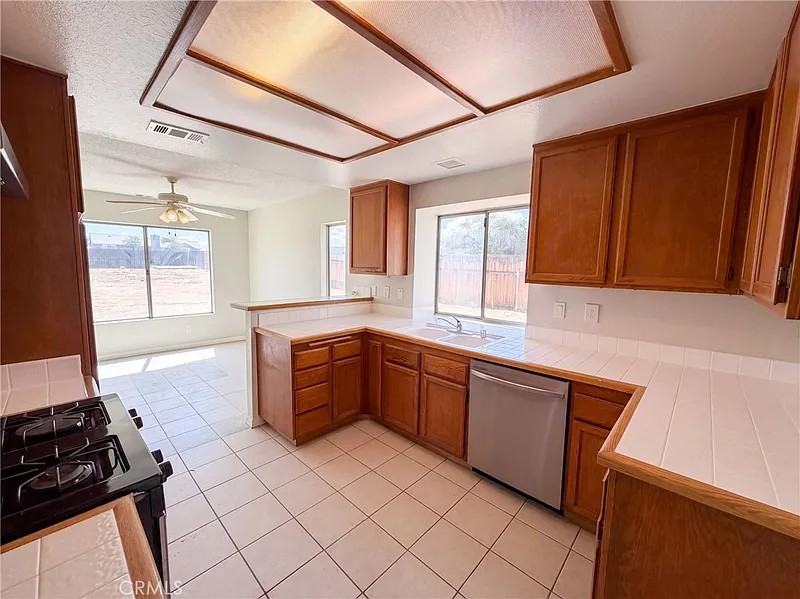 13561 Glacier Circle - Photo 2 of 7