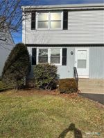 featured image of 15 Meadowrue Dr