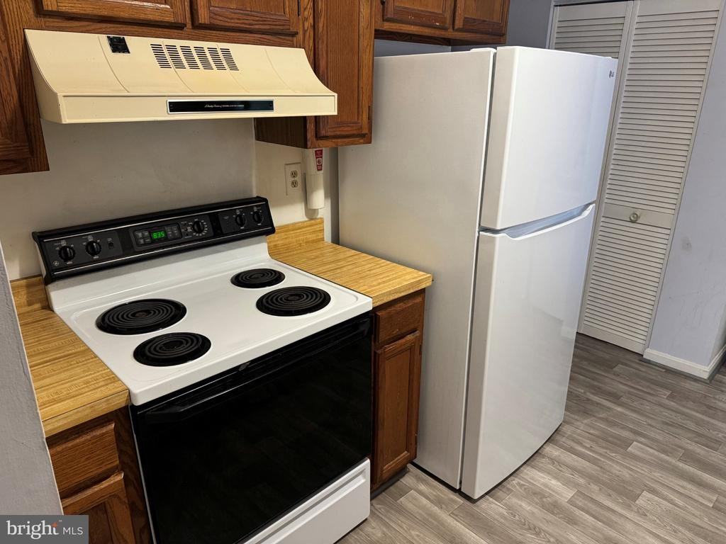319 Frederick Dr - Photo 3 of 12