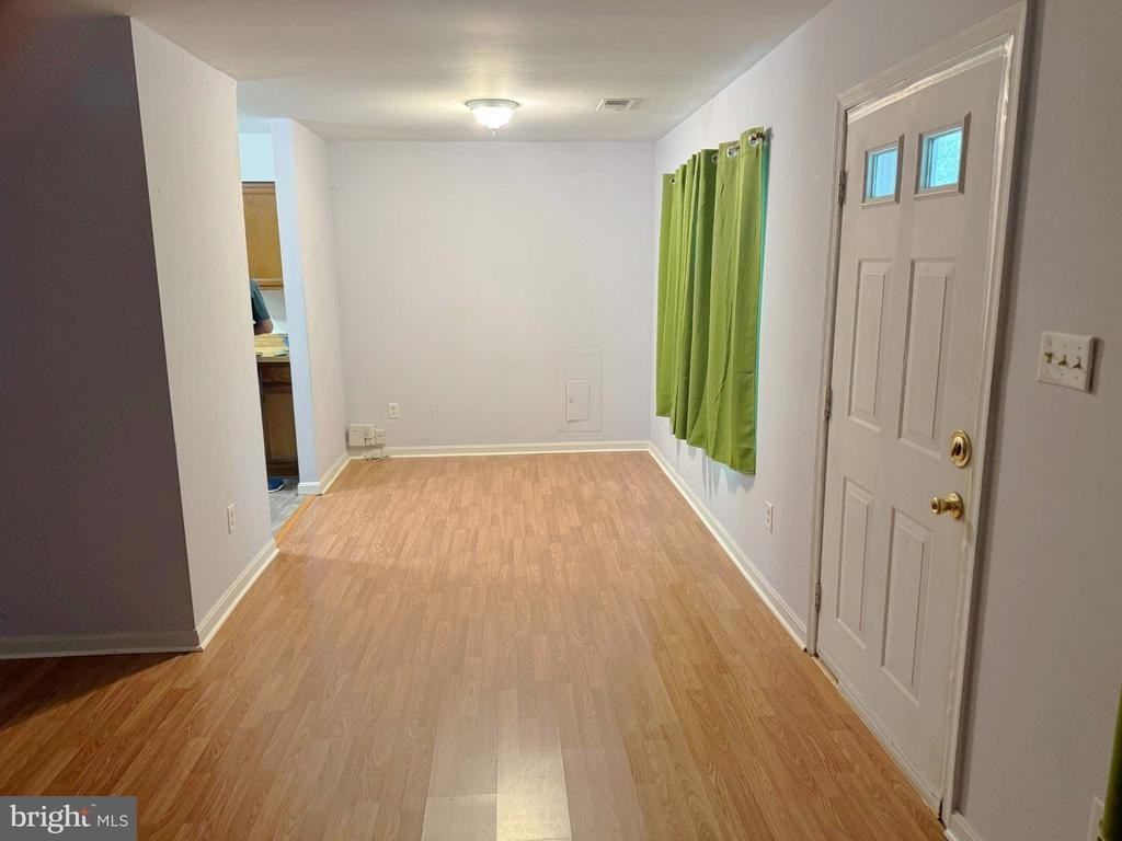 319 Frederick Dr - Photo 7 of 12