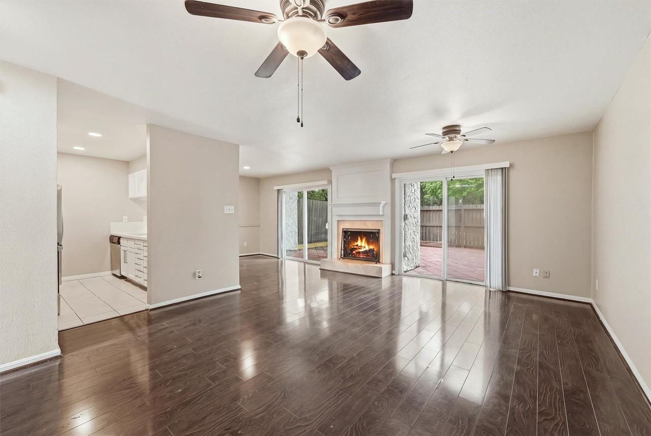 12315 Glenview Dr - Photo 3 of 28