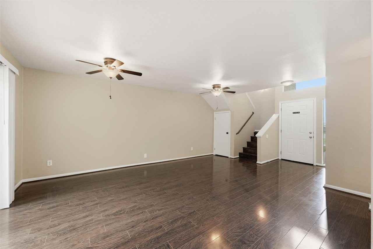 12315 Glenview Dr - Photo 4 of 28