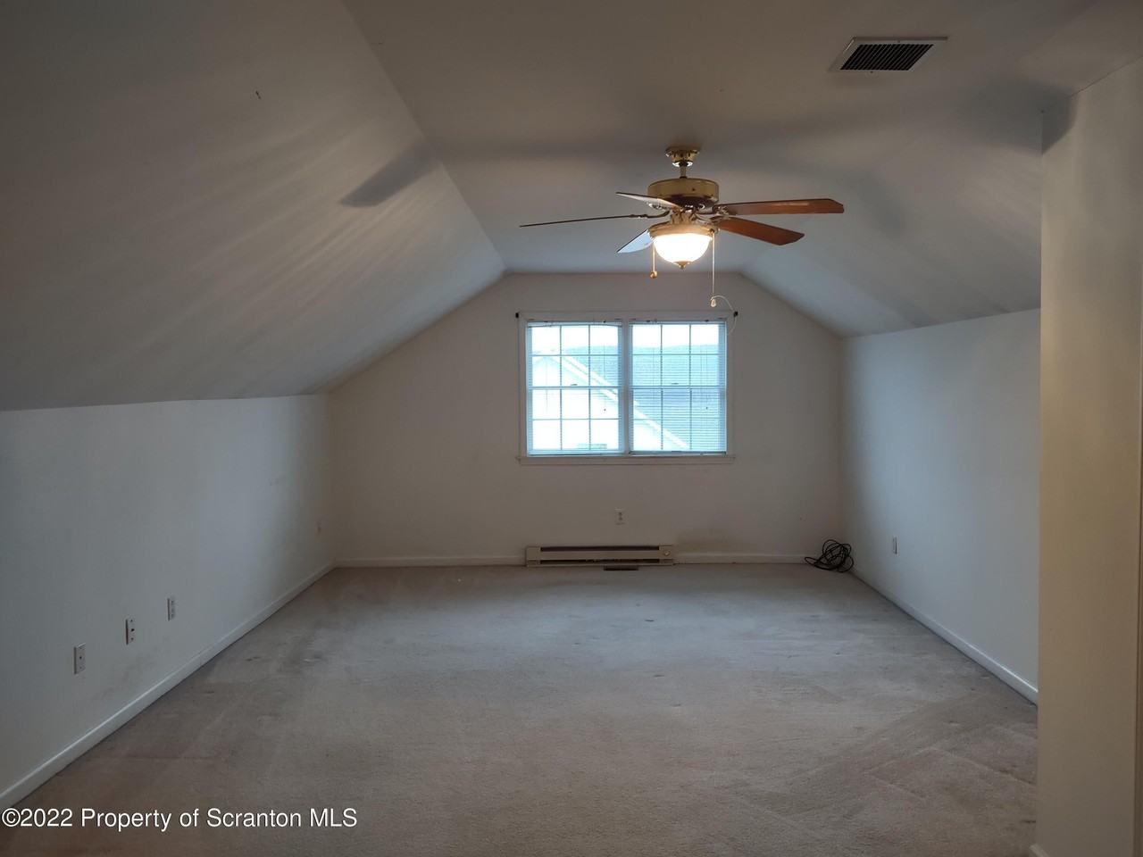 1014 Fairfield Cir - Photo 5 of 21