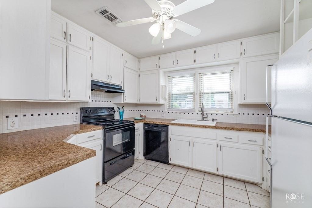 1212 S Jackson St - Photo 7 of 27
