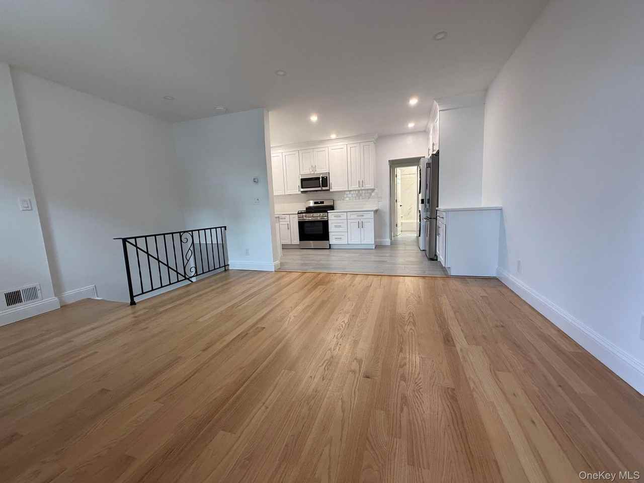 30 Elissa Ln - Photo 5 of 26
