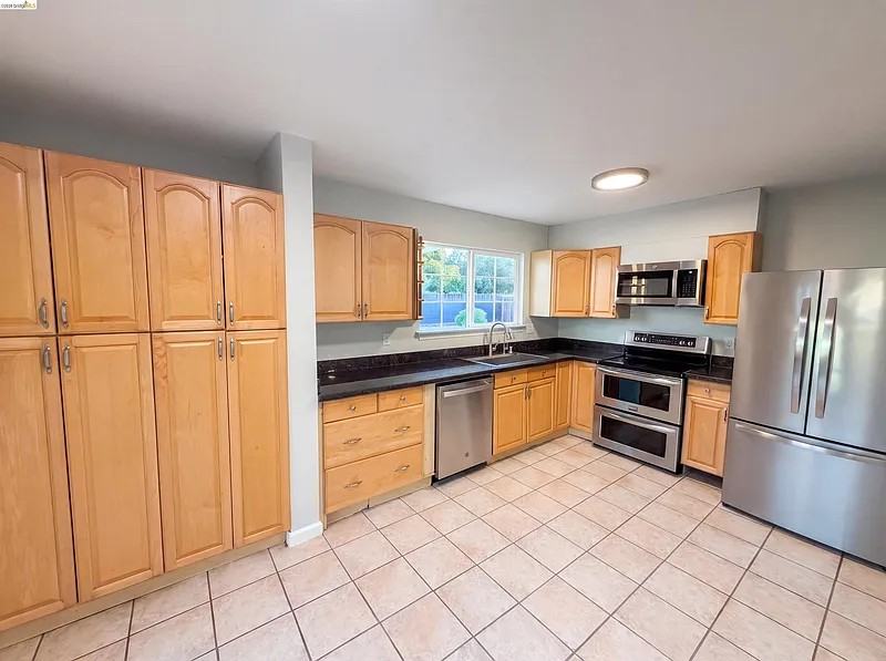 112 Aster Court - Photo 2 of 9