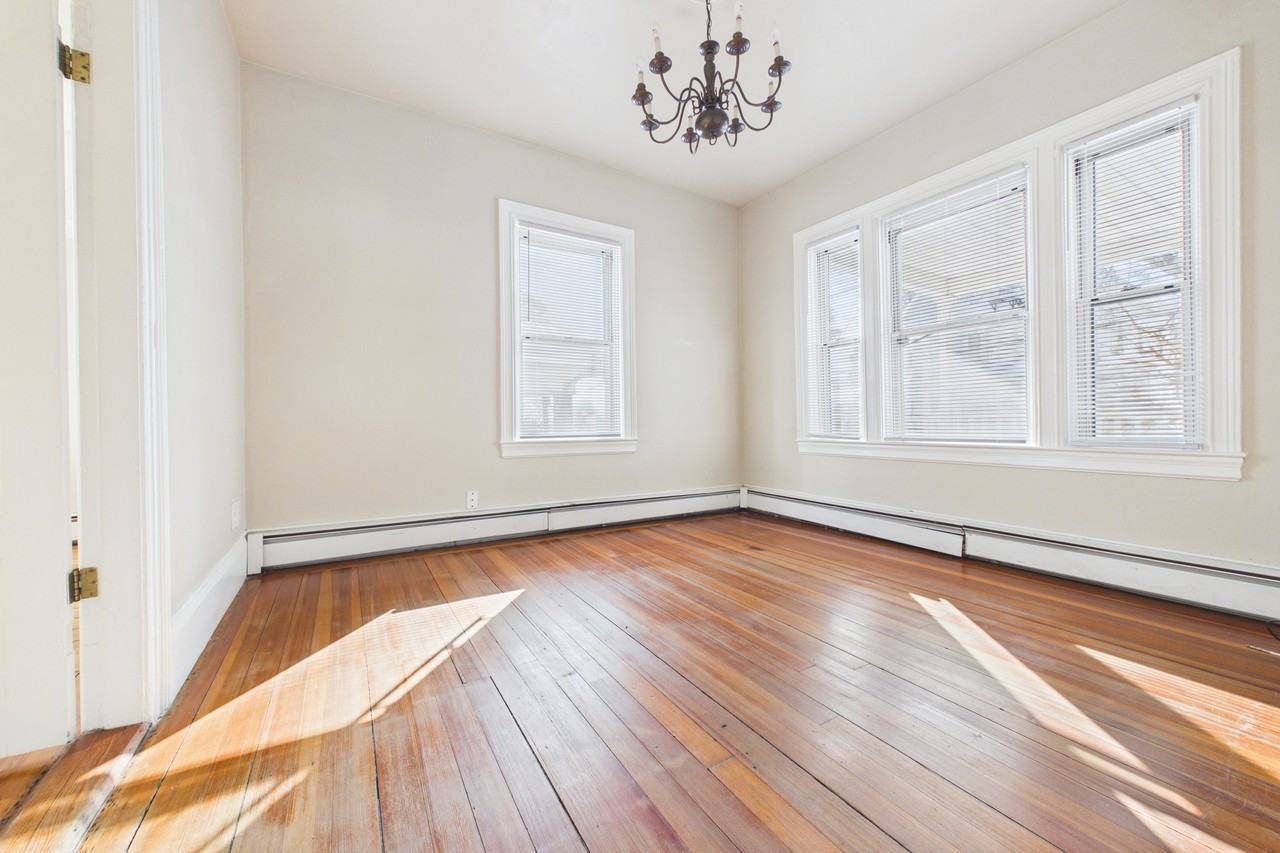 1303 Smith St #2 - Photo 3 of 9