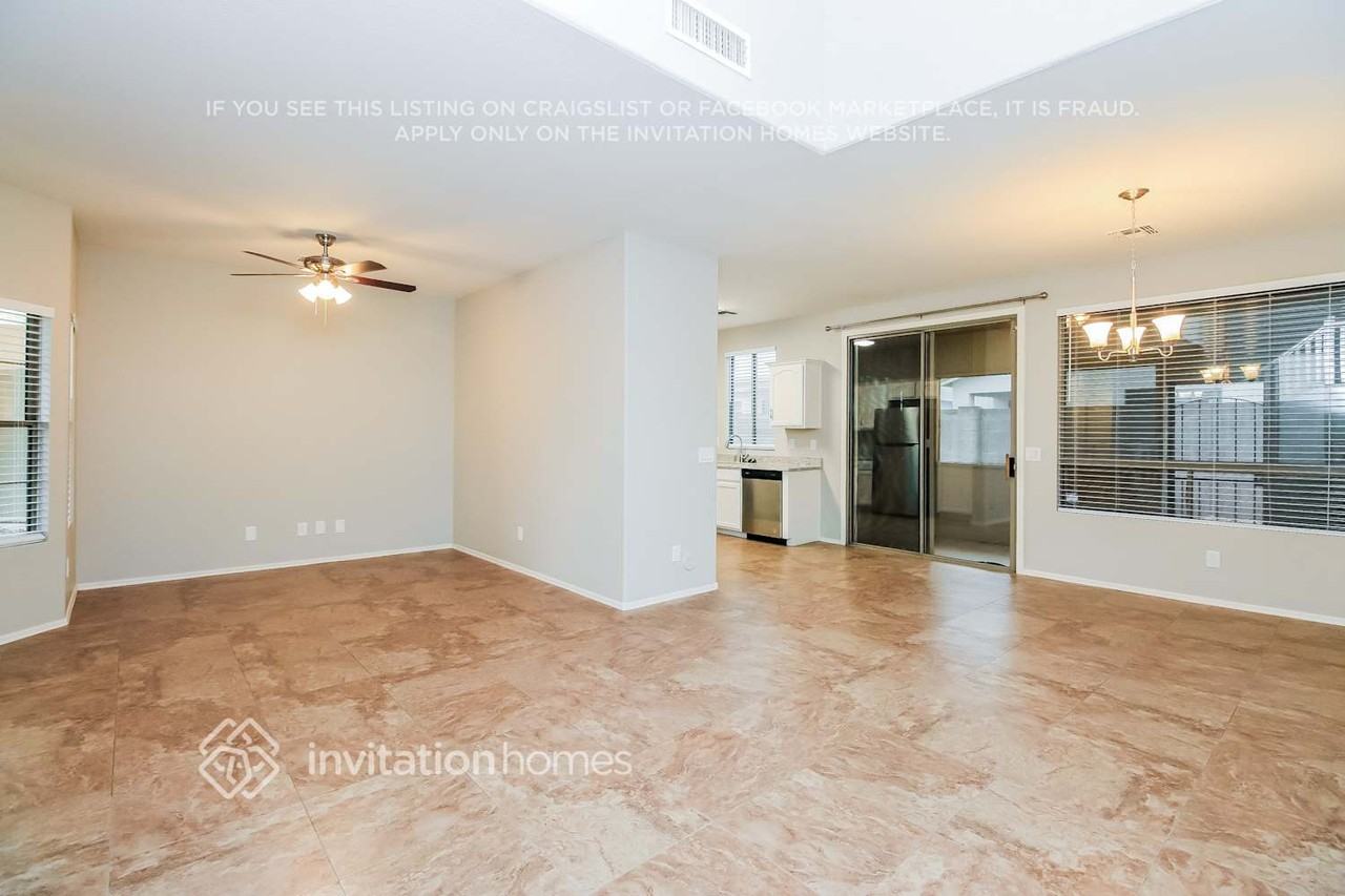 833 E Impreria St - Photo 3 of 16