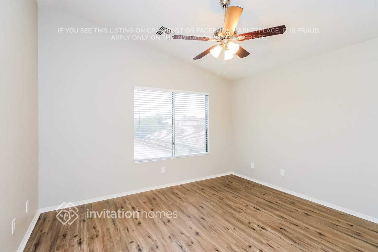 833 E Impreria St - Photo 7 of 16