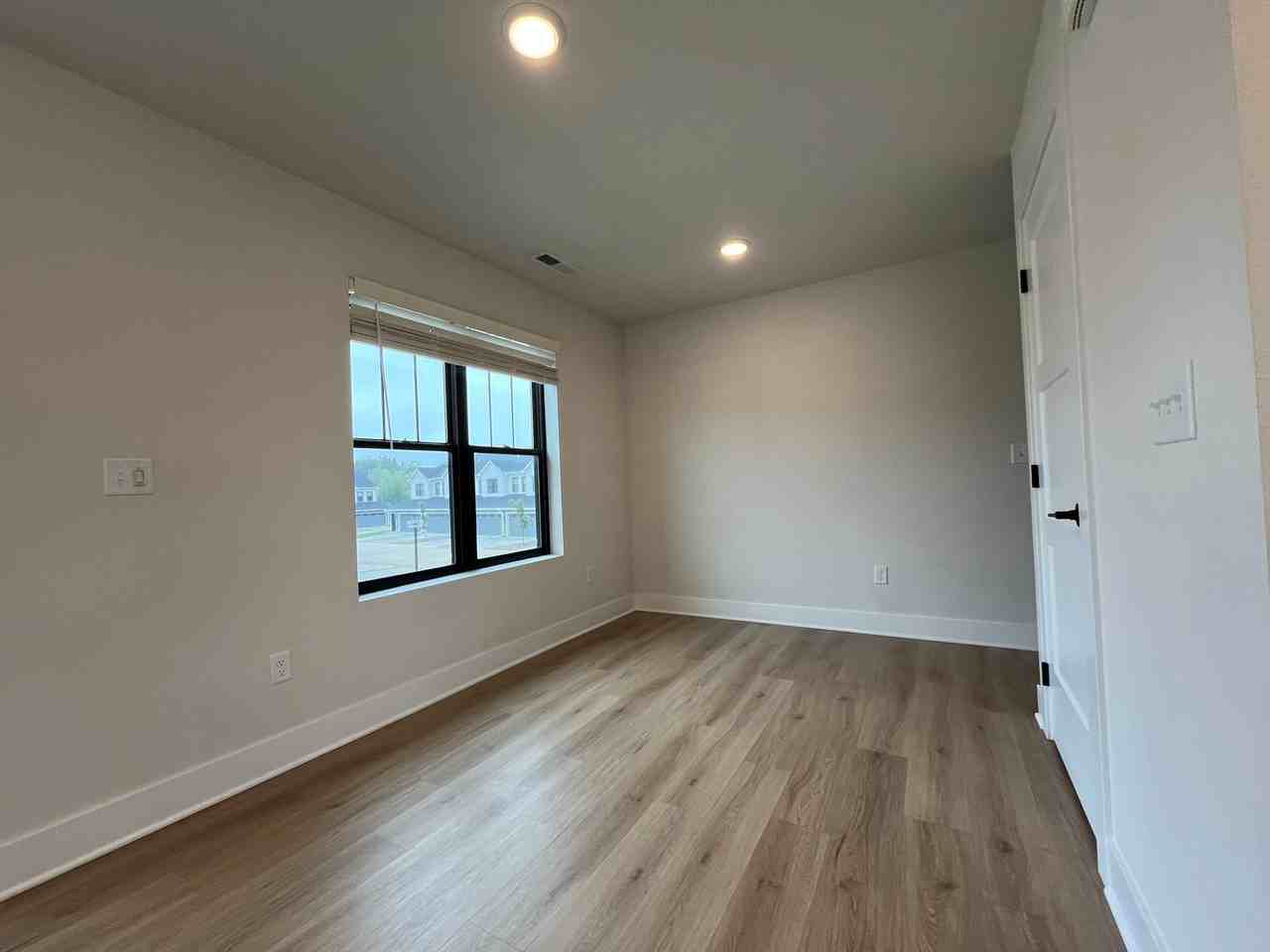 2911 Sw Prairie Trail Pkwy #1 - Photo 6 of 9