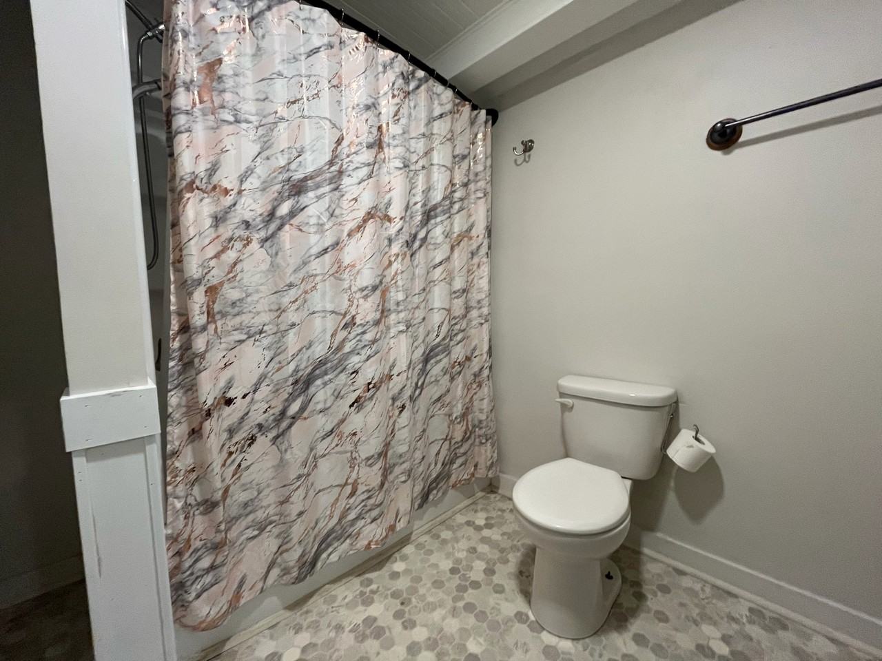 828 E 27th St #1 - Photo 6 of 7