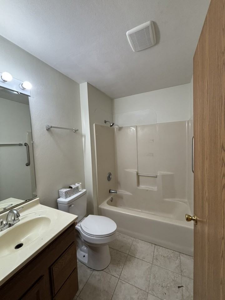 4867 Pine Meadow Pkwy #1 - Photo 7 of 8