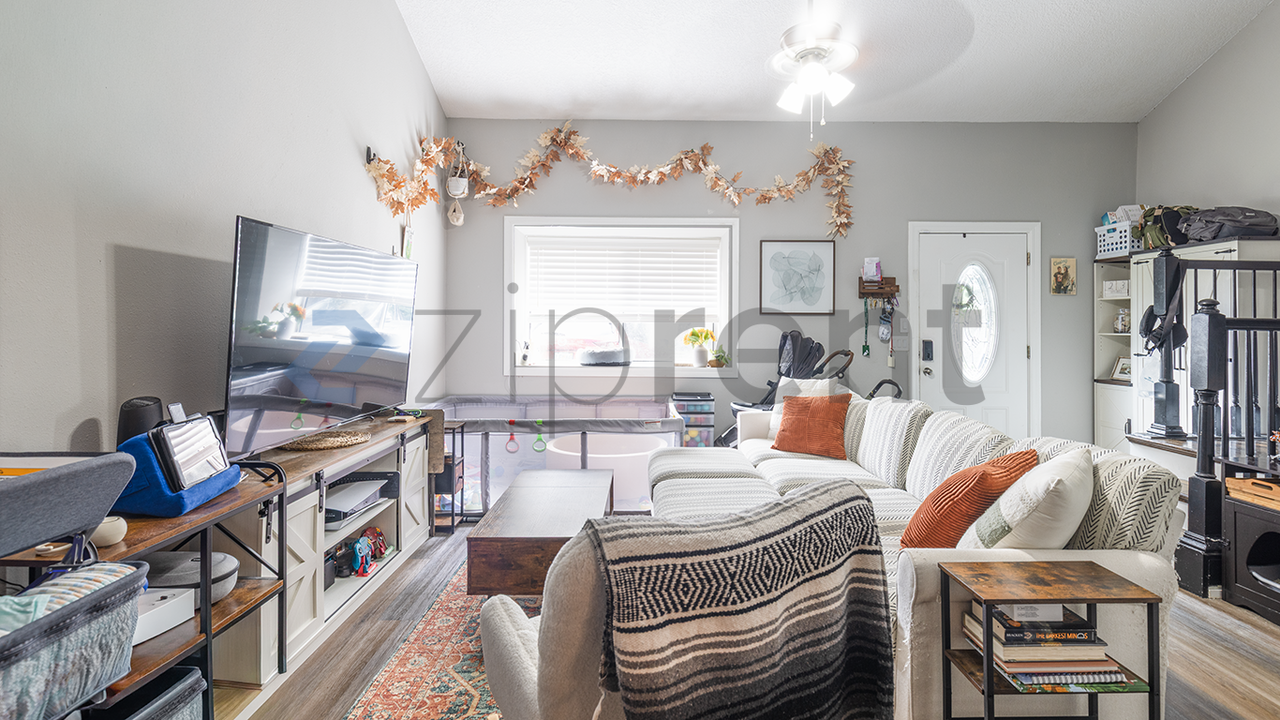 1229 Winter Green Way - Photo 5 of 18