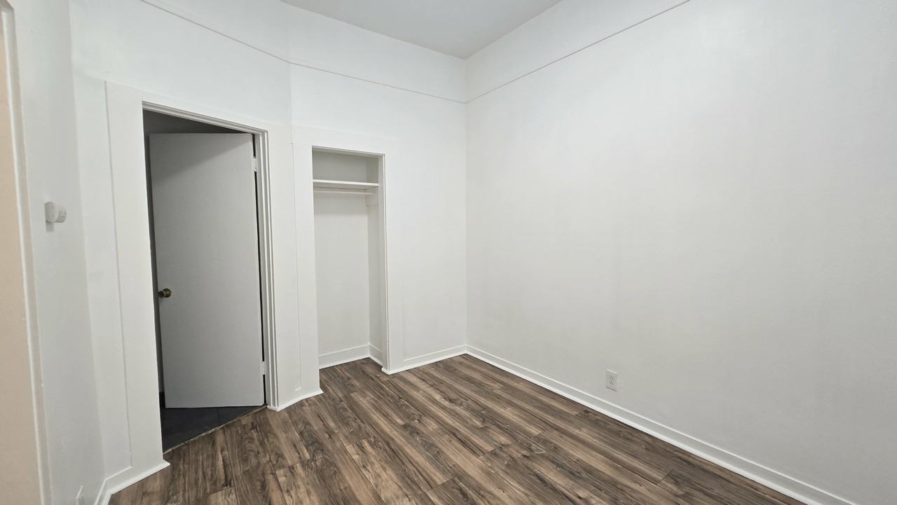 2735 Mission St #22 - Photo 6 of 9