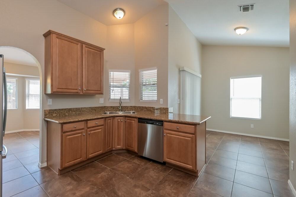 10591 E Elkridge Pl - Photo 6 of 16