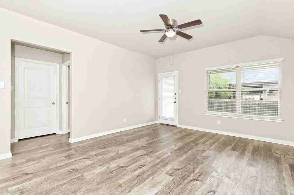 2677 Mccrae - Photo 4 of 16