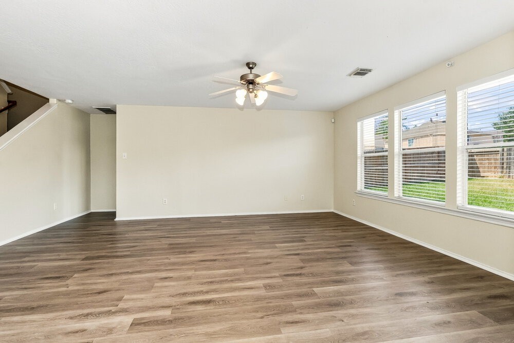 9619 Siano Pines Dr - Photo 4 of 17