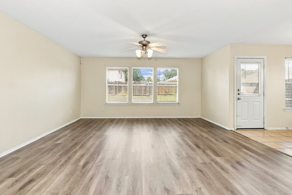 9619 Siano Pines Dr - Photo 5 of 17