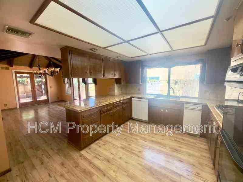 2448 N Love Ln - Photo 4 of 23