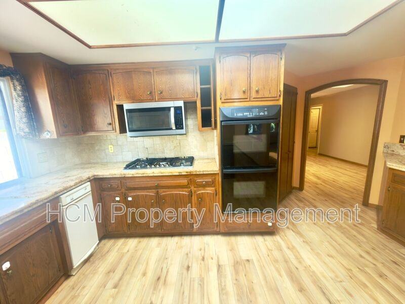 2448 N Love Ln - Photo 5 of 23