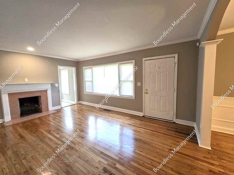 1807 Donnalee Ave Se - Photo 2 of 17