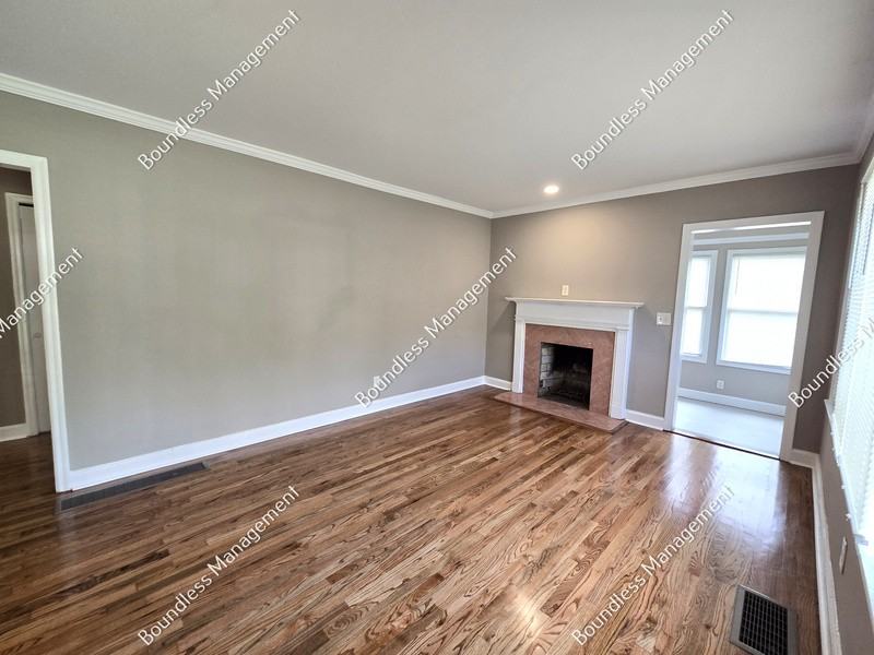 1807 Donnalee Ave Se - Photo 3 of 17