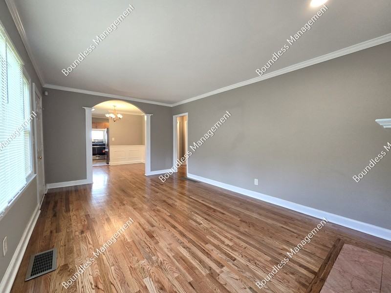 1807 Donnalee Ave Se - Photo 4 of 17