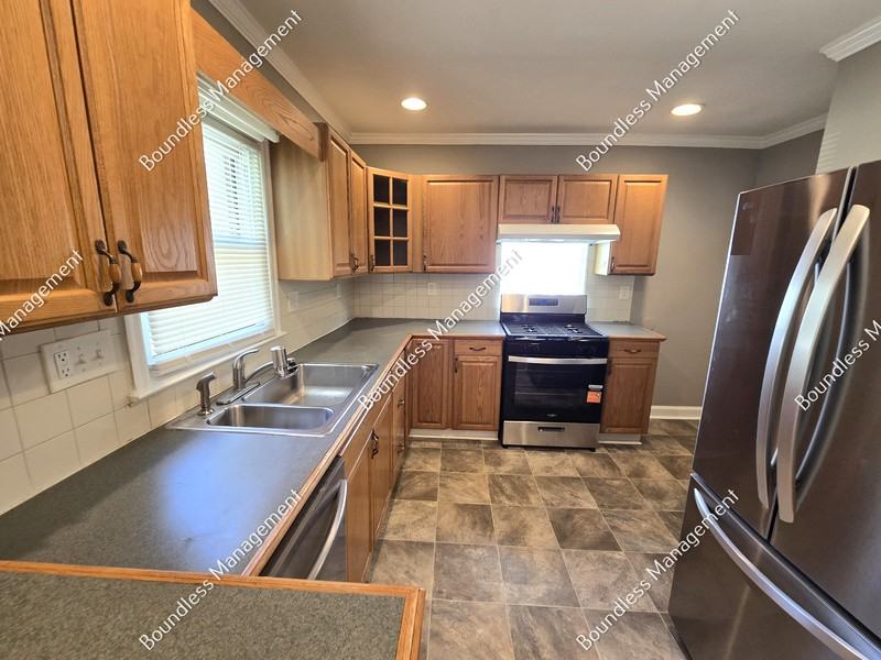 1807 Donnalee Ave Se - Photo 6 of 17