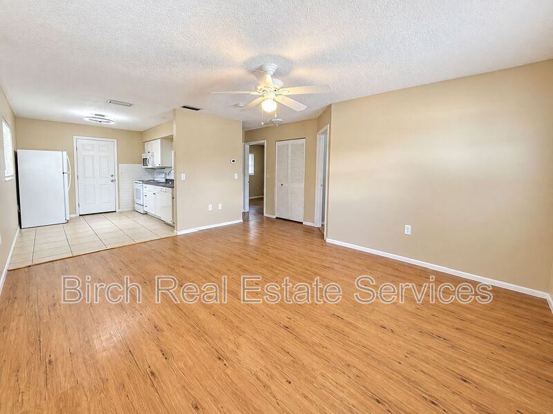 5626 Charles St - Photo 4 of 17