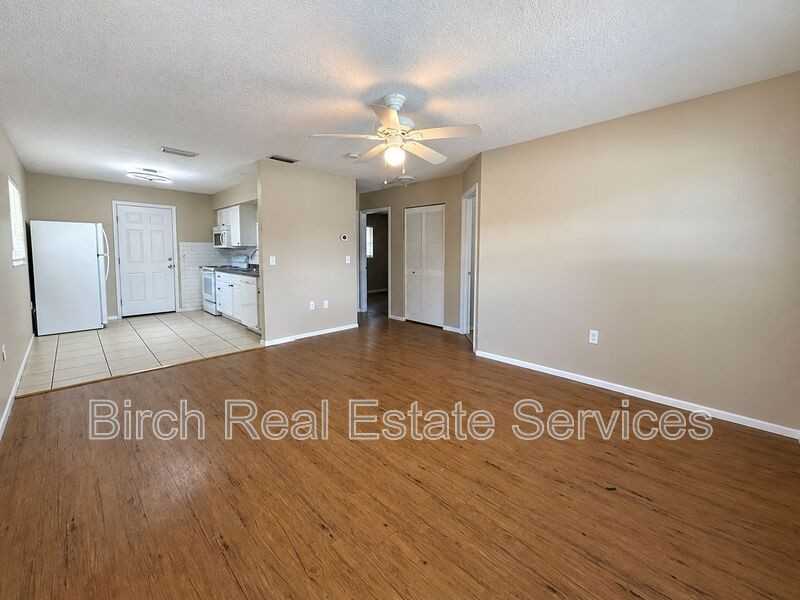 5626 Charles St - Photo 5 of 17