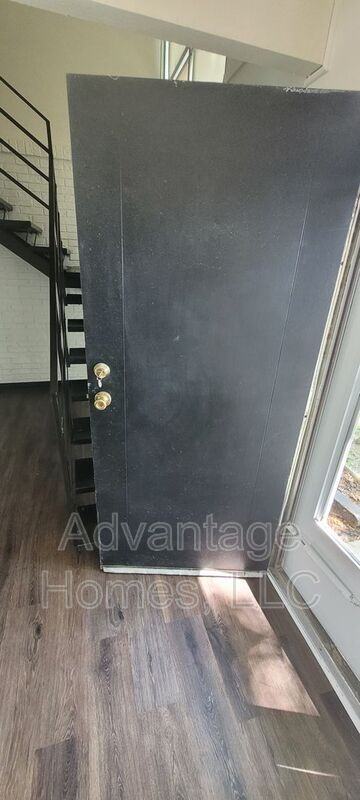936 N 71st St - Photo 5 of 16
