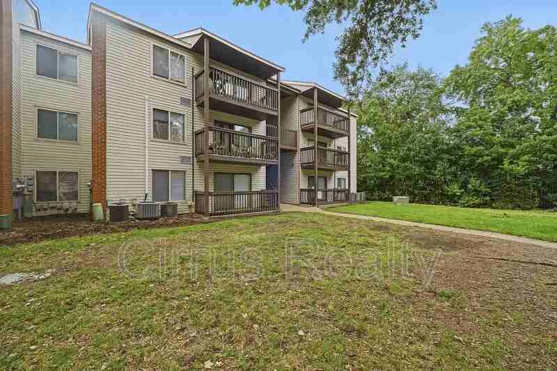124 Wells Ct - Photo 2 of 16