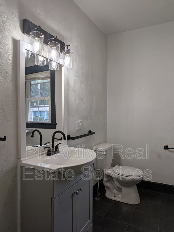 3105 Somme Ave - Photo 3 of 14