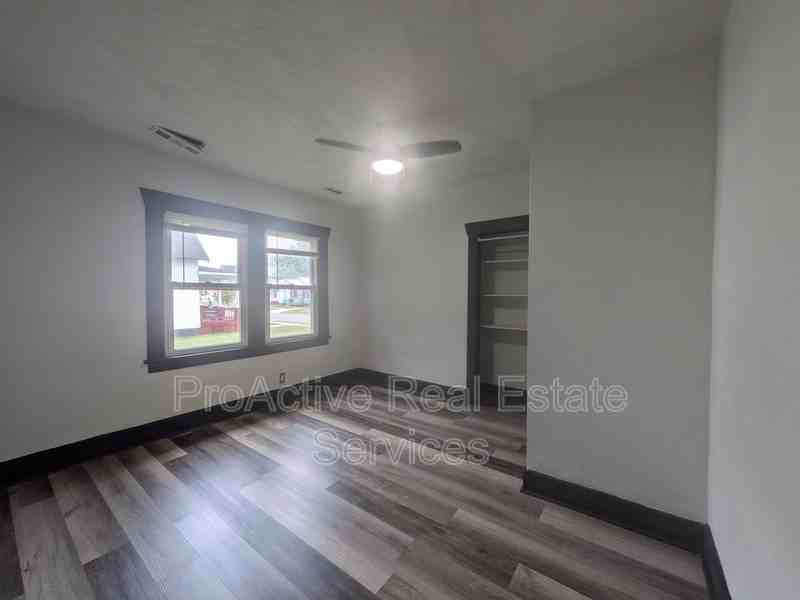 3105 Somme Ave - Photo 4 of 14