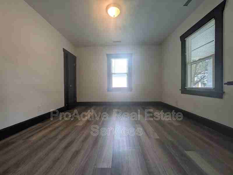 3105 Somme Ave - Photo 6 of 14
