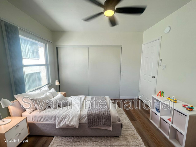 622 1/2 E 97th St #4 - Photo 3 of 22