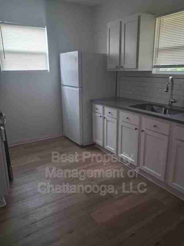 1103 Sheridan Ave - Photo 6 of 19