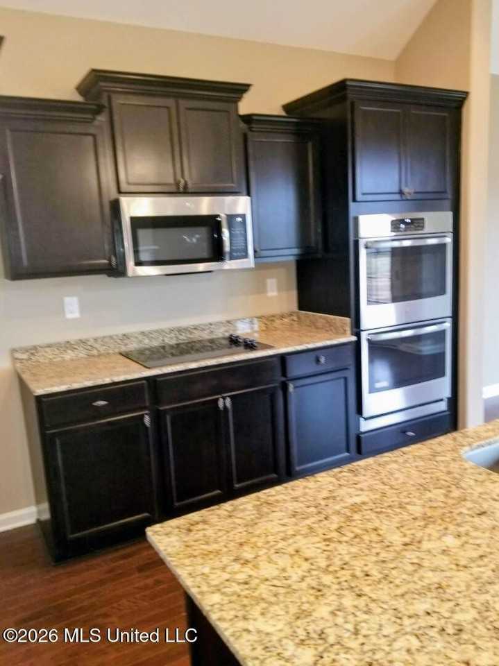 8733 Kenwood Ln - Photo 3 of 10