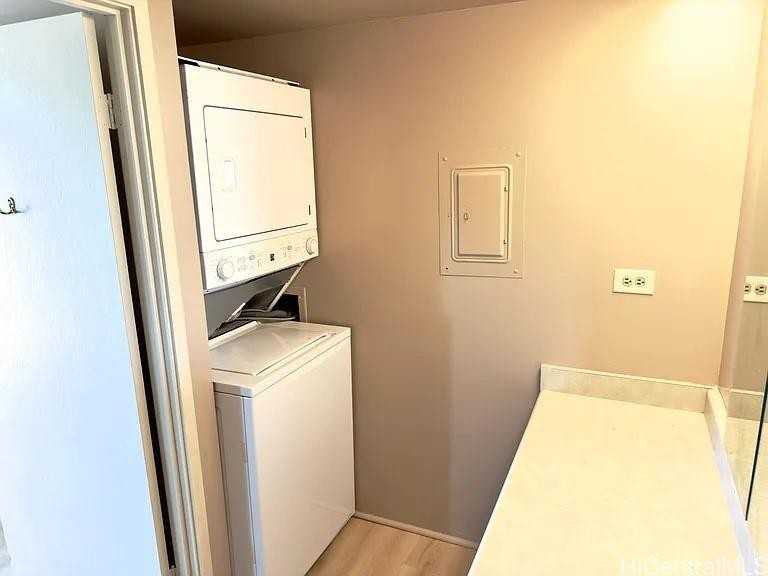 430 Keoniana St #606 - Photo 7 of 8