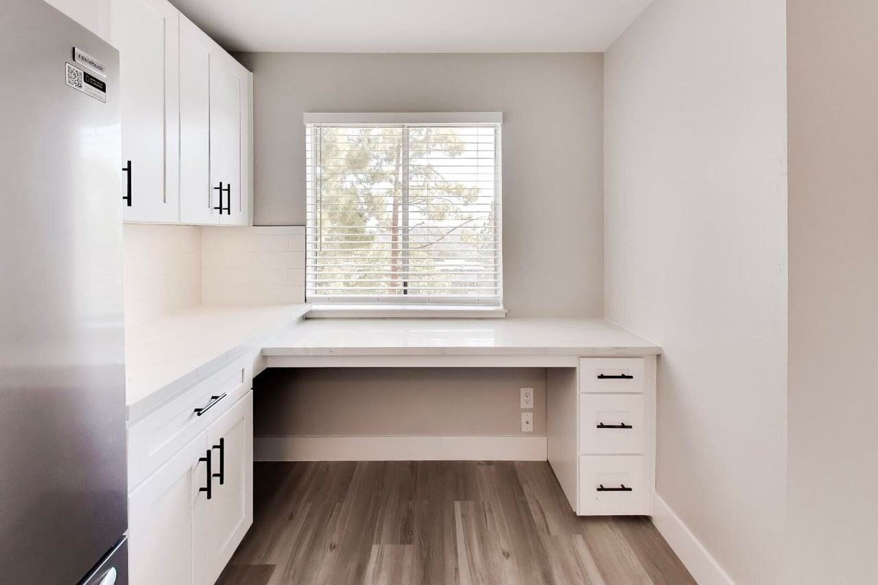 1015 Continentals Way - Photo 2 of 40