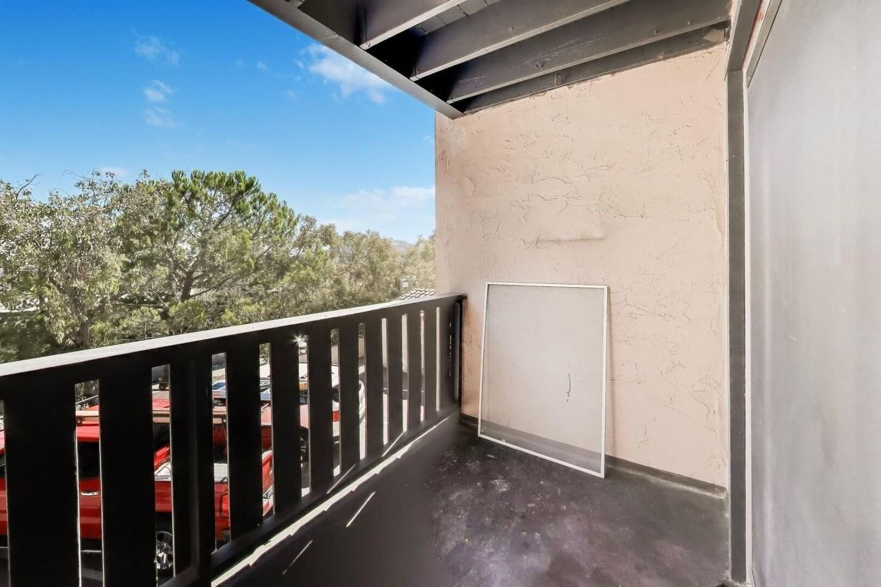 1015 Continentals Way - Photo 6 of 40