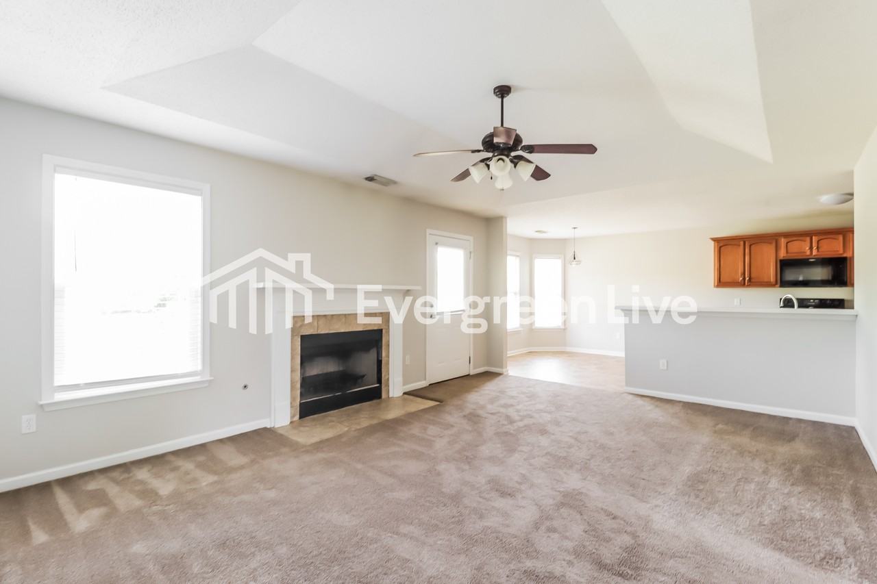 18410 Marsh Pkwy - Photo 4 of 14