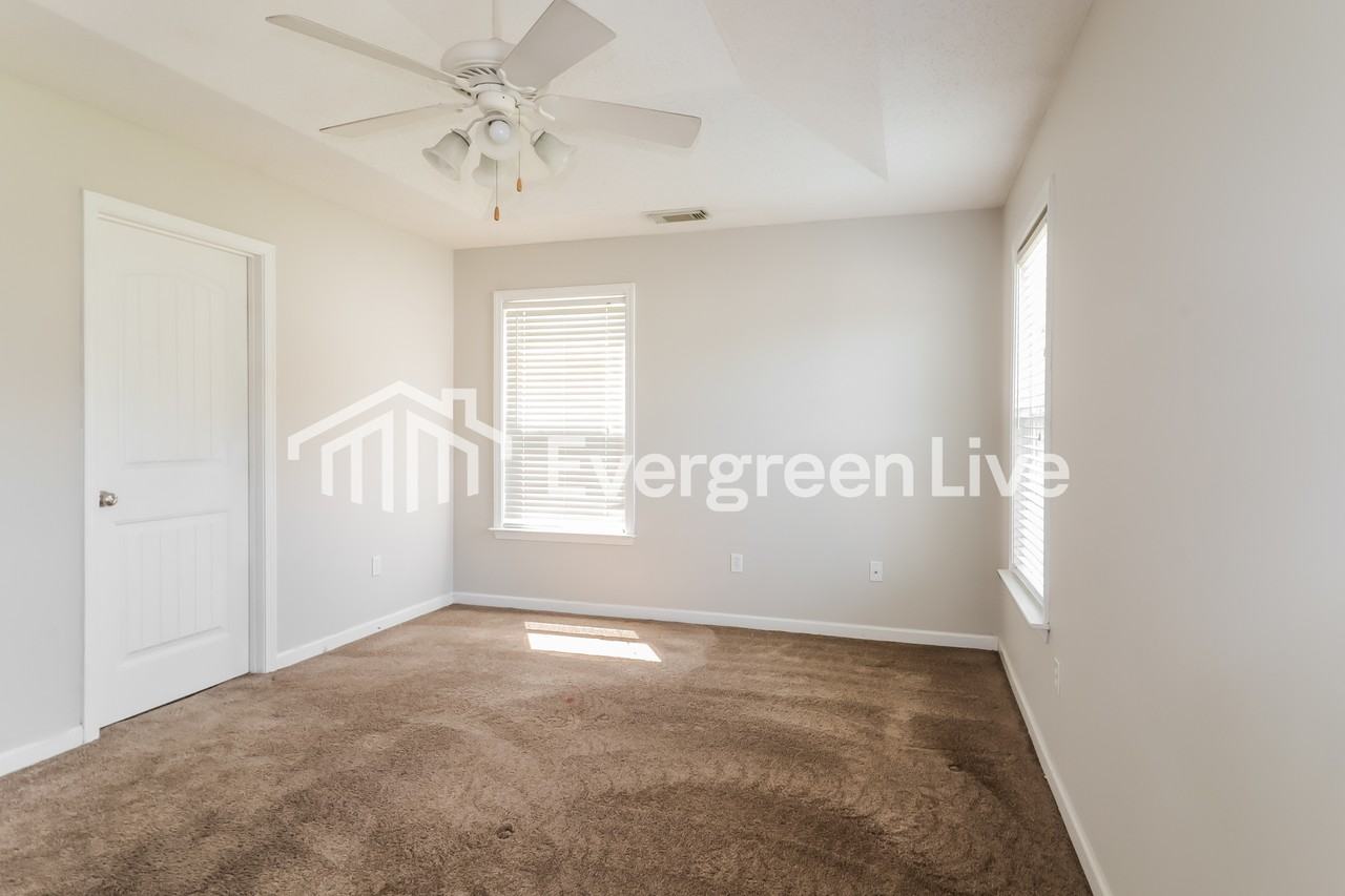 18410 Marsh Pkwy - Photo 7 of 14