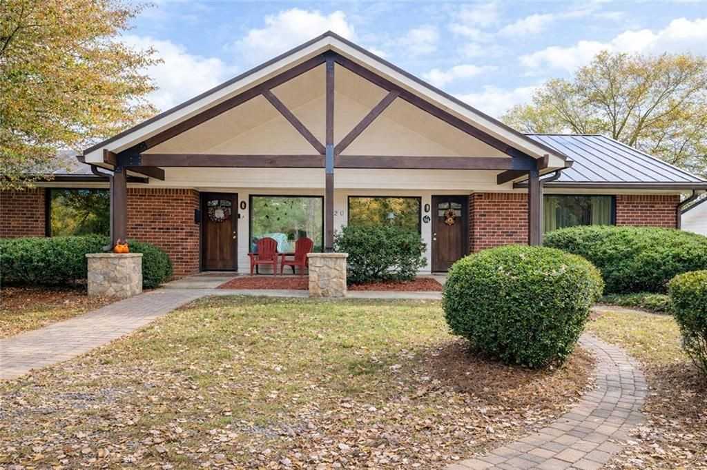 220 Sandy Springs Pl ##D