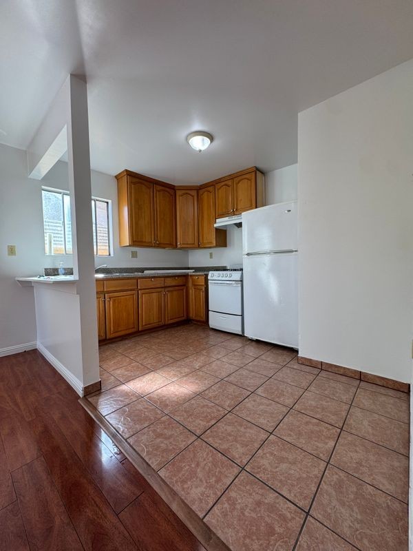 1466 Silver Lake Blvd - Photo 6 of 16