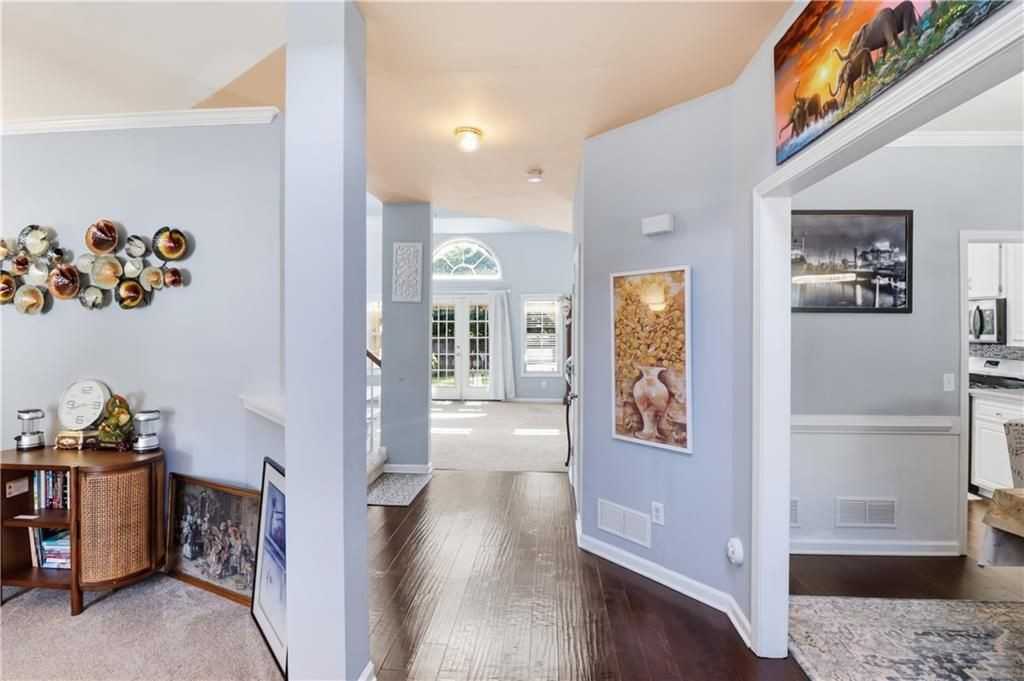 108 Township Ct - Photo 2 of 29