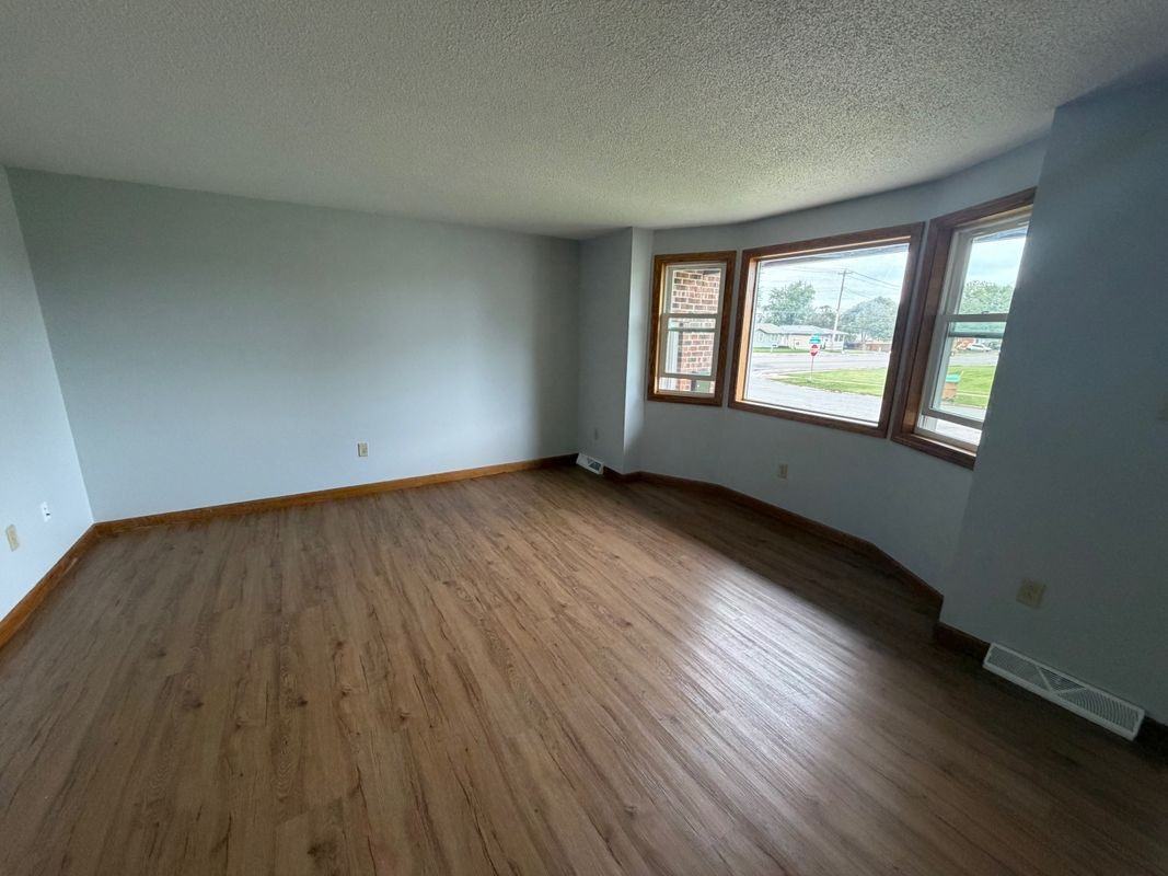 4 Lordan Dr - Photo 4 of 22