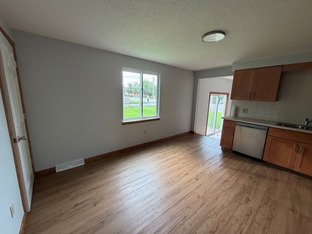 4 Lordan Dr - Photo 6 of 22