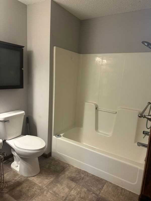 1122 Pecks Woods Dr - Photo 4 of 10